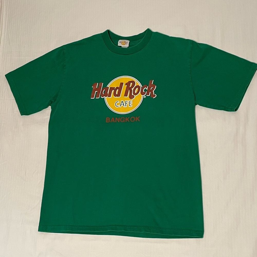 Hard Rock Cafe Bangkok printed tee. Medium fit. Green.